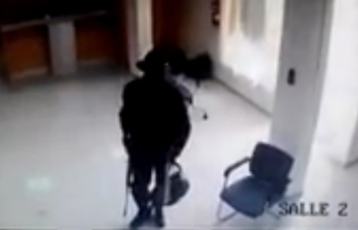 مقطع فيديو يوثق لحظة السطو على ” التجاري بنك ” في&nbsp;نواكشوط