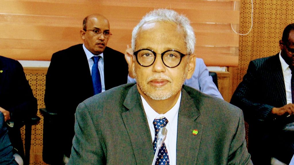 وزير الشؤون الاقتصادية يوقع مع الصندوق السعودي للتنمية اتفاقية مساهمة في تمويل مشروع الربط الكهربائي مع&nbsp;مالي