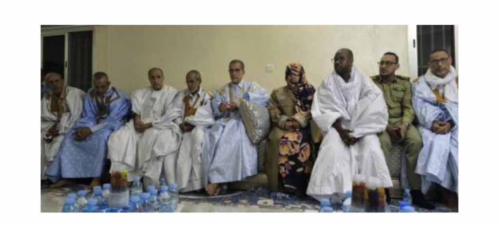سعادة السفير محمد عبد الله ولد خطره يسقبل في منزله وفد رئاسي جاء لتقديم واجب العزاء&nbsp;للأسرة