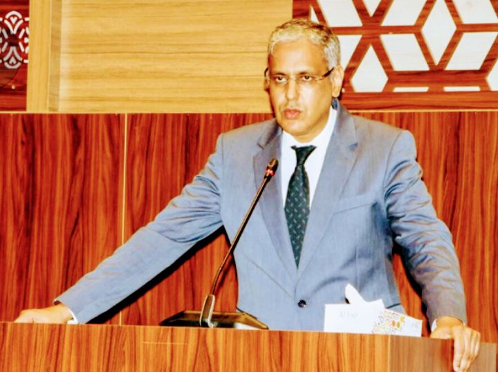 وزير الطاقة يقول:”المحروقات متوفرة والتزويد والتفريغ&nbsp;منتظمان”